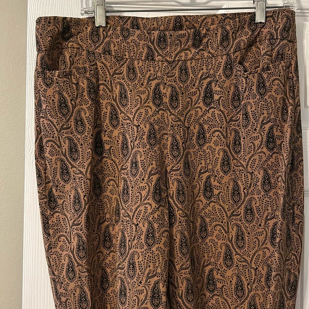 Chico’s black Paisley with tan background size 12R